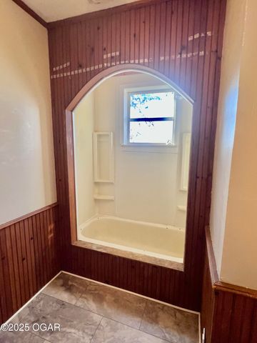 1716 S Harlem Avenue, Joplin, MO 64804