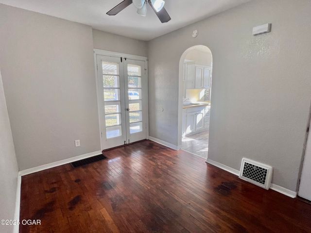 1716 S Harlem Avenue, Joplin, MO 64804