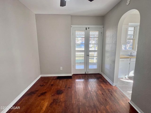 1716 S Harlem Avenue, Joplin, MO 64804