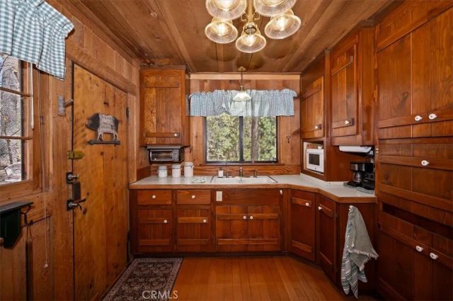 22 Polique Canyon, Fawnskin, CA 92333