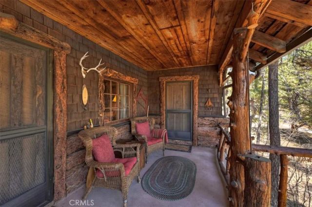 22 Polique Canyon, Fawnskin, CA 92333