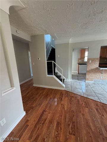 724 E 341st Street, Eastlake, OH 44095