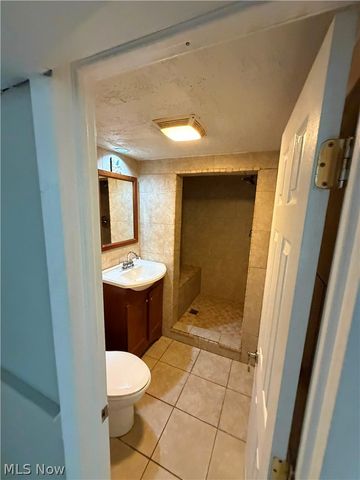 724 E 341st Street, Eastlake, OH 44095