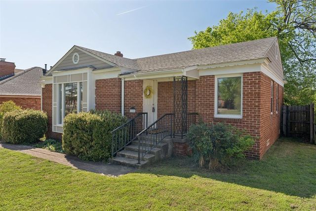 1102 Fenwick Place, Nichols Hills, OK 73116