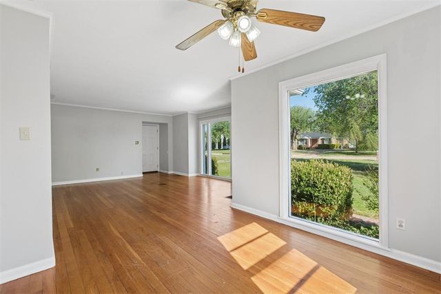 1102 Fenwick Place, Nichols Hills, OK 73116