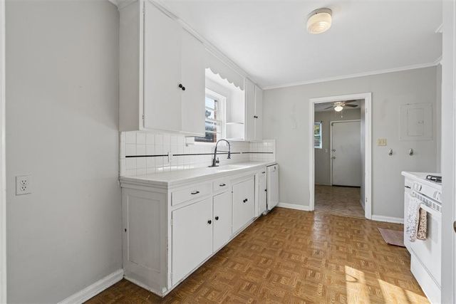 1102 Fenwick Place, Nichols Hills, OK 73116