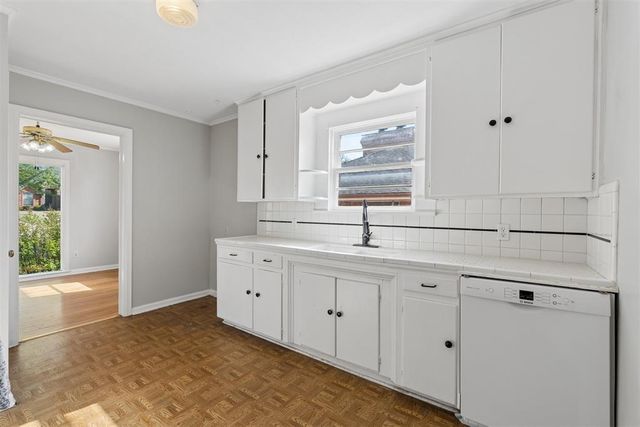 1102 Fenwick Place, Nichols Hills, OK 73116