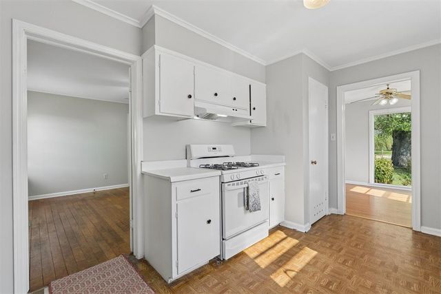 1102 Fenwick Place, Nichols Hills, OK 73116