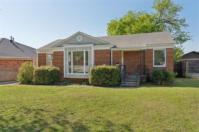 1102 Fenwick Place, Nichols Hills, OK 73116