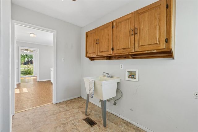 1102 Fenwick Place, Nichols Hills, OK 73116