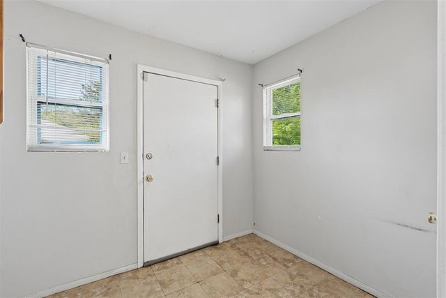 1102 Fenwick Place, Nichols Hills, OK 73116