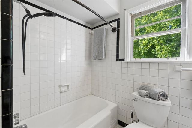 1102 Fenwick Place, Nichols Hills, OK 73116