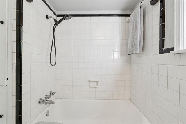 1102 Fenwick Place, Nichols Hills, OK 73116