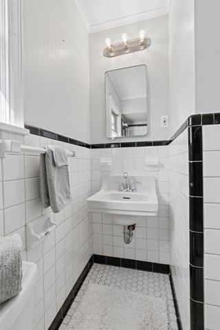 1102 Fenwick Place, Nichols Hills, OK 73116