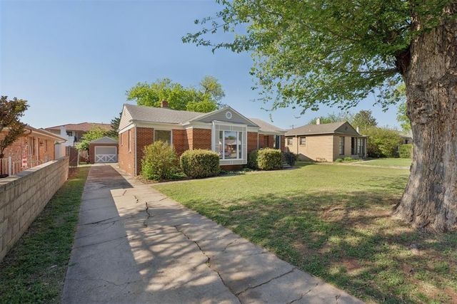 1102 Fenwick Place, Nichols Hills, OK 73116