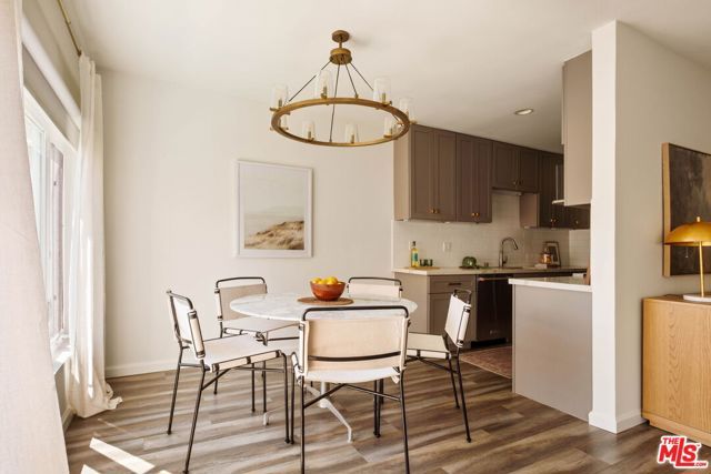 11820 Mayfield Avenue 105, Los Angeles, CA 90049