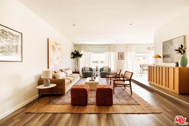 11820 Mayfield Avenue 105, Los Angeles, CA 90049