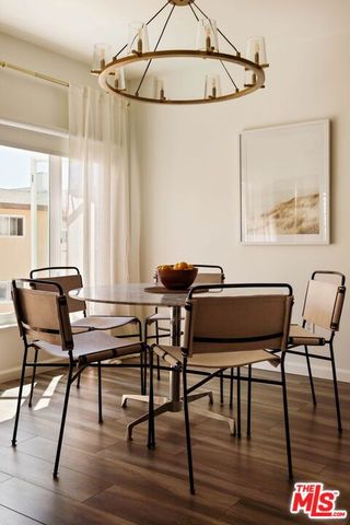 11820 Mayfield Avenue 105, Los Angeles, CA 90049