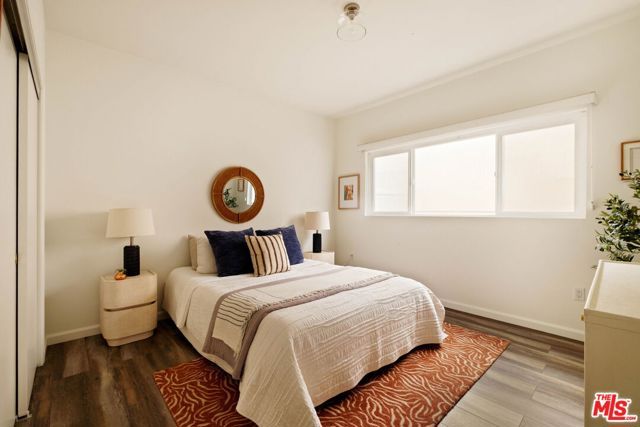 11820 Mayfield Avenue 105, Los Angeles, CA 90049