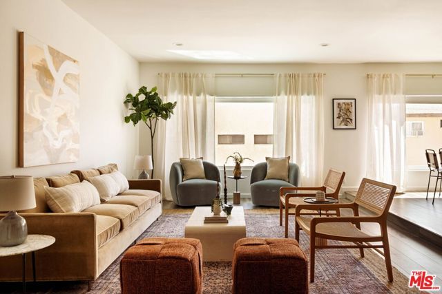 11820 Mayfield Avenue 105, Los Angeles, CA 90049
