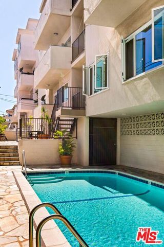 11820 Mayfield Avenue 105, Los Angeles, CA 90049
