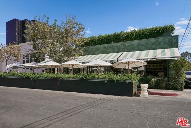 11820 Mayfield Avenue 105, Los Angeles, CA 90049