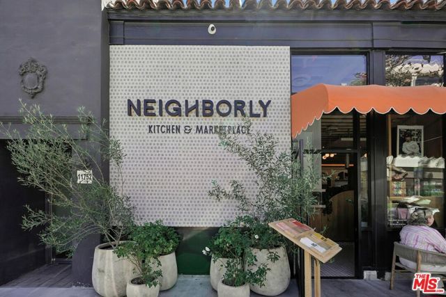 11820 Mayfield Avenue 105, Los Angeles, CA 90049