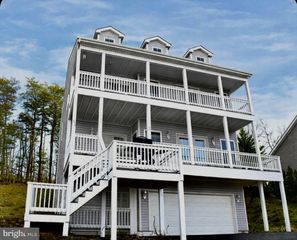 109 WATERSIDE LN, Cross Junction, VA 22625