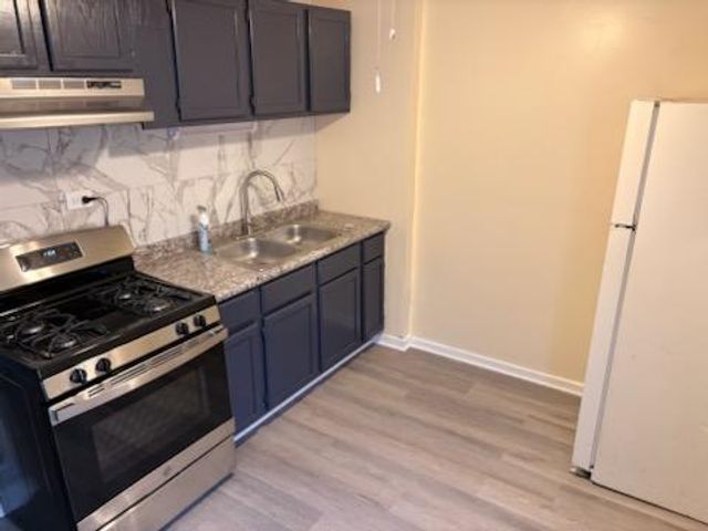 10501 S Corliss Avenue 2, Chicago, IL 60628