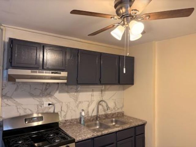 10501 S Corliss Avenue 2, Chicago, IL 60628