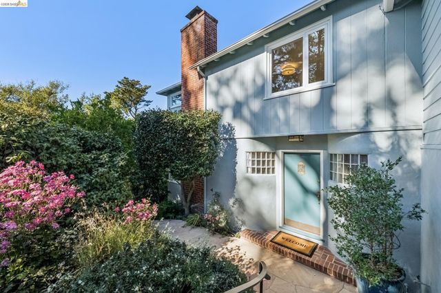 2556 Carisbrook Dr, Oakland, CA 94611