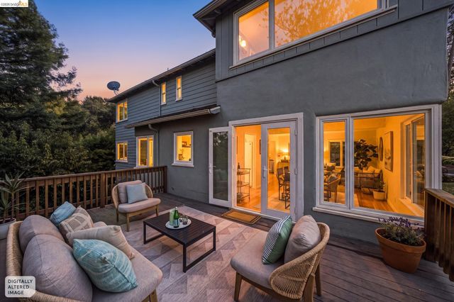 2556 Carisbrook Dr, Oakland, CA 94611