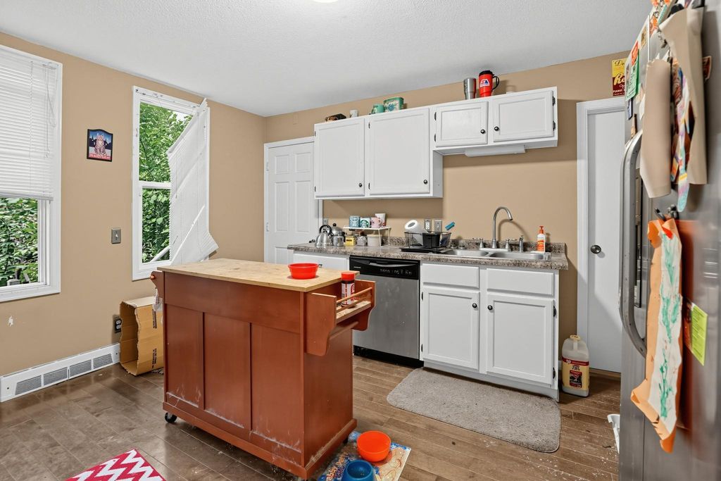 872 Lawson Avenue E, Saint Paul, MN 55106 — photo 2