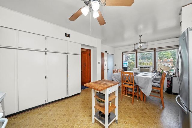 3829 Wisconsin Avenue, Berwyn, IL 60402