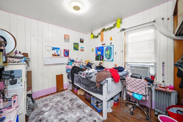 3829 Wisconsin Avenue, Berwyn, IL 60402