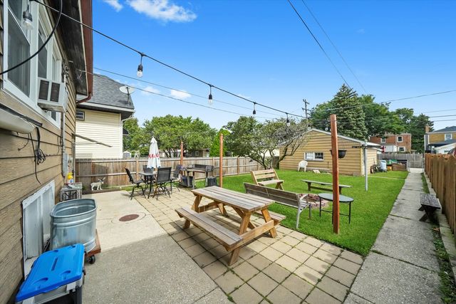 3829 Wisconsin Avenue, Berwyn, IL 60402