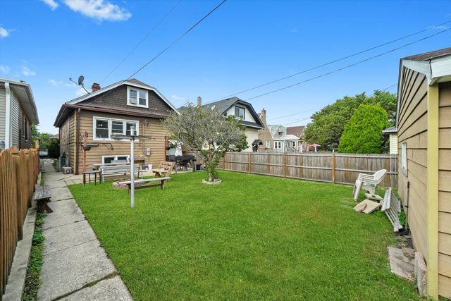 3829 Wisconsin Avenue, Berwyn, IL 60402