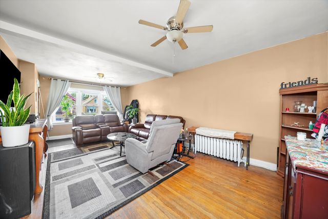 3829 Wisconsin Avenue, Berwyn, IL 60402