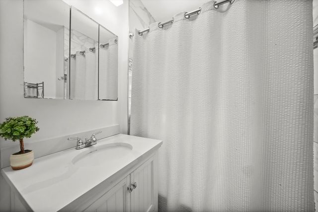 3829 Wisconsin Avenue, Berwyn, IL 60402