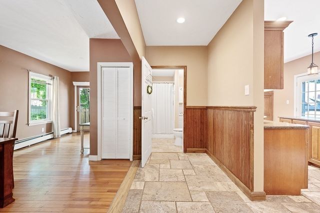 38 Gifford Dr, Worcester, MA 01606