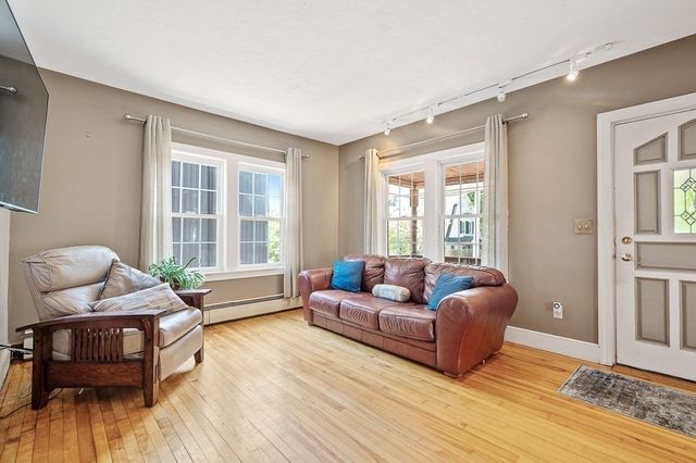 38 Gifford Dr, Worcester, MA 01606