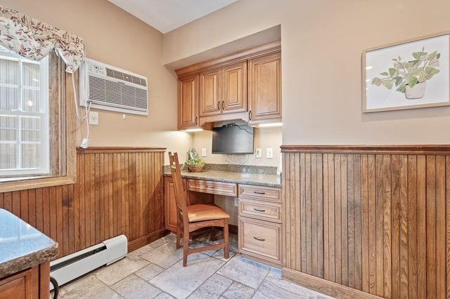38 Gifford Dr, Worcester, MA 01606