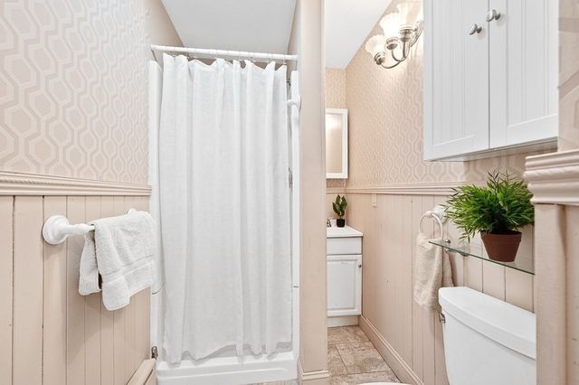 38 Gifford Dr, Worcester, MA 01606