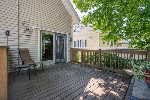 38 Gifford Dr, Worcester, MA 01606