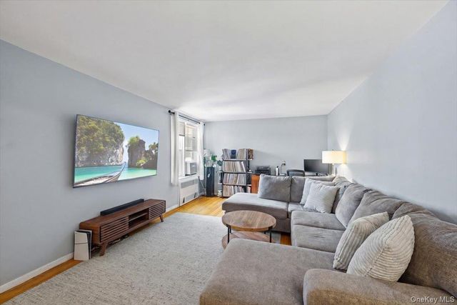 625 Gramatan Avenue 5O, Mount Vernon, NY 10552