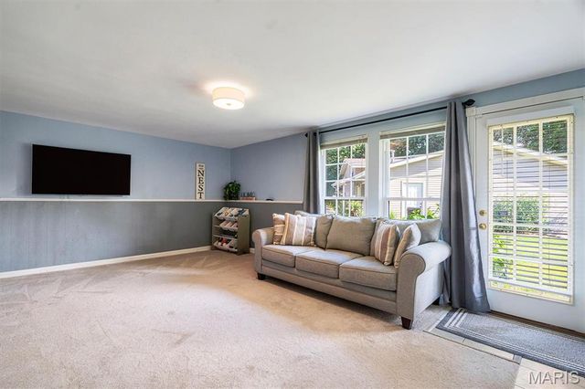 9968 Doerste Court, St Louis, MO 63123