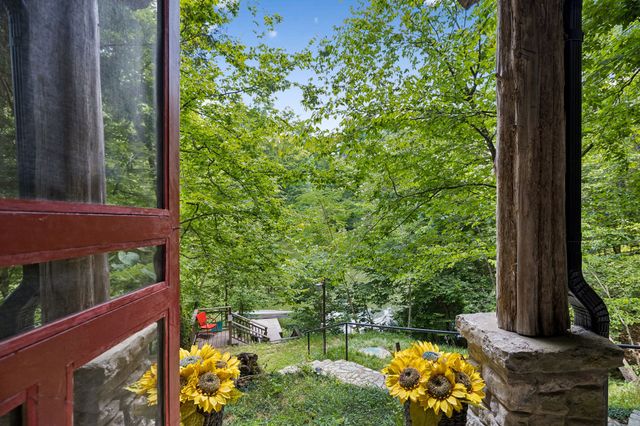 7941 Fernvale Rd, Fairview, TN 37062