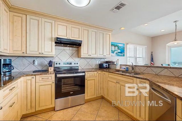 1733 W Beach Boulevard, Gulf Shores, AL 36542