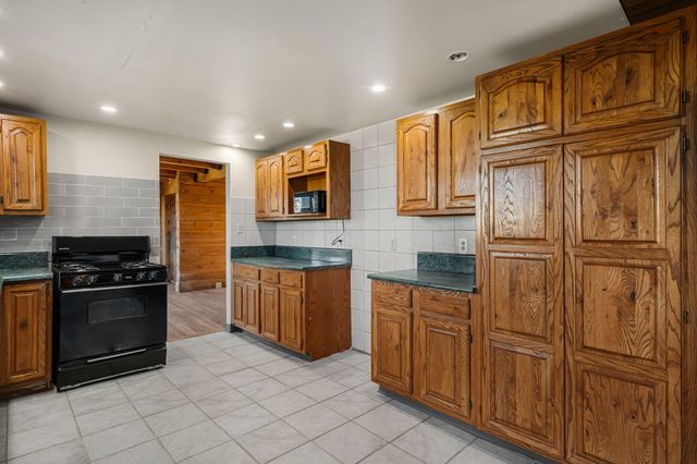 8 ESTANCIA VISTA Drive, Edgewood, NM 87015