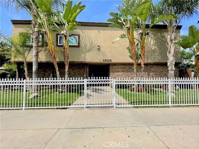 12437 Harris 11, Lynwood, CA 90262